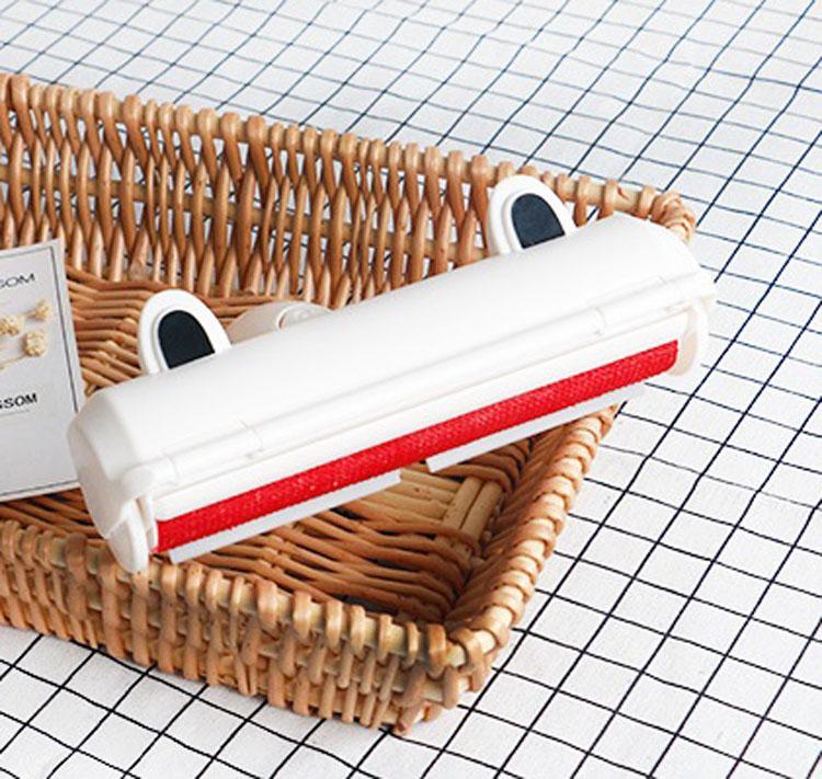 The Yap & Paw™ Roller shown as compact, portable, and easy to carry for travel or home use.