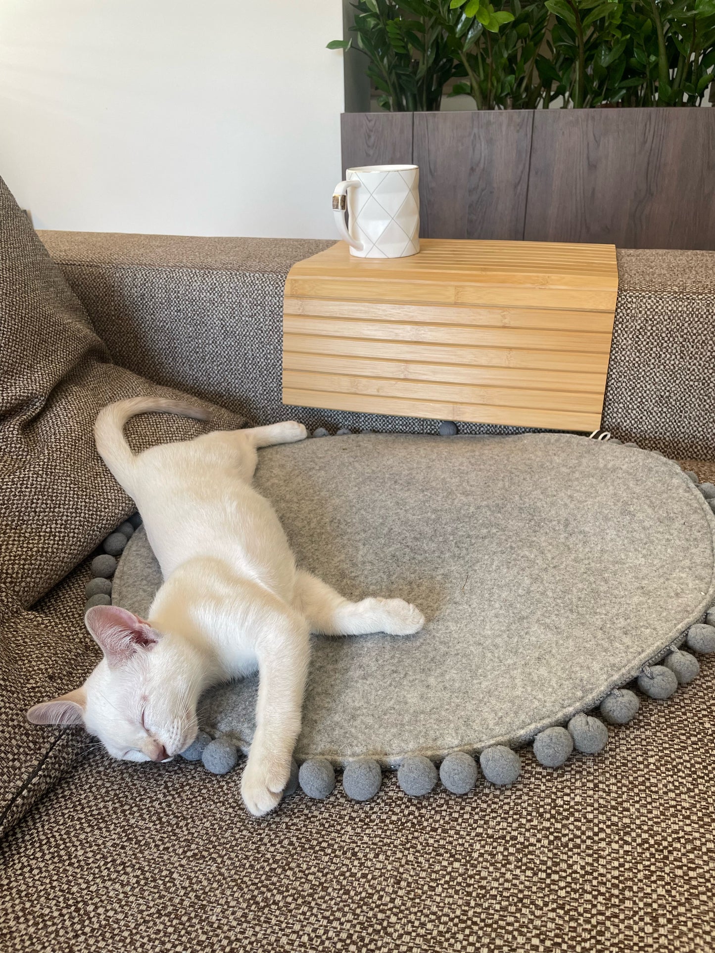 Round Wool Blend Pet Bed